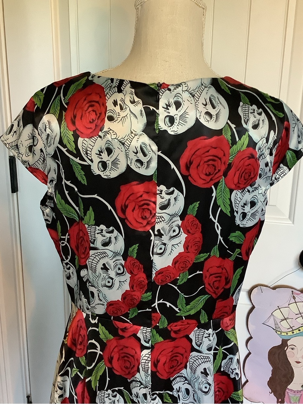 Vintage Style Rockabilly Fit-and-Flare Skull & Rose Dress - Picture 6 of 9